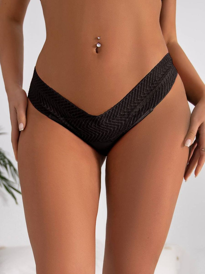 Μαύρο Εσώρουχο με Κοψίματα – Juicy String