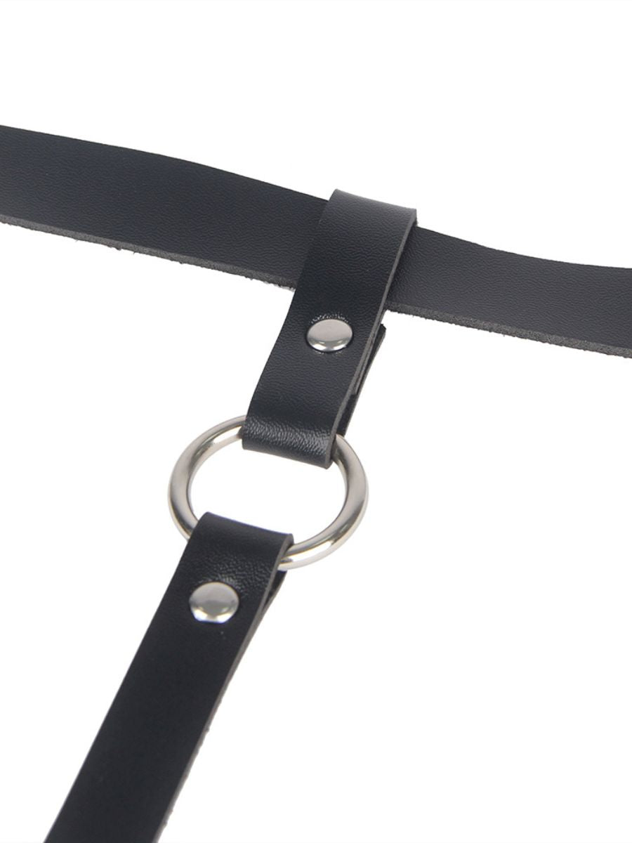 Μαύρη δερμάτινη ζαρτιέρα bondage με φιόγκο και δεσίματα, one size – Juicy String