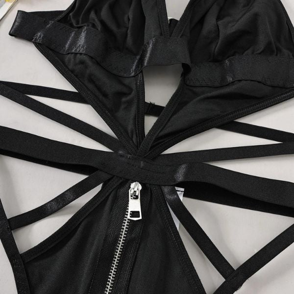 Μαύρο - Φούξια κορμάκι με φερμουάρ, halter design και μεταλλικές αλυσίδες – Juicy String