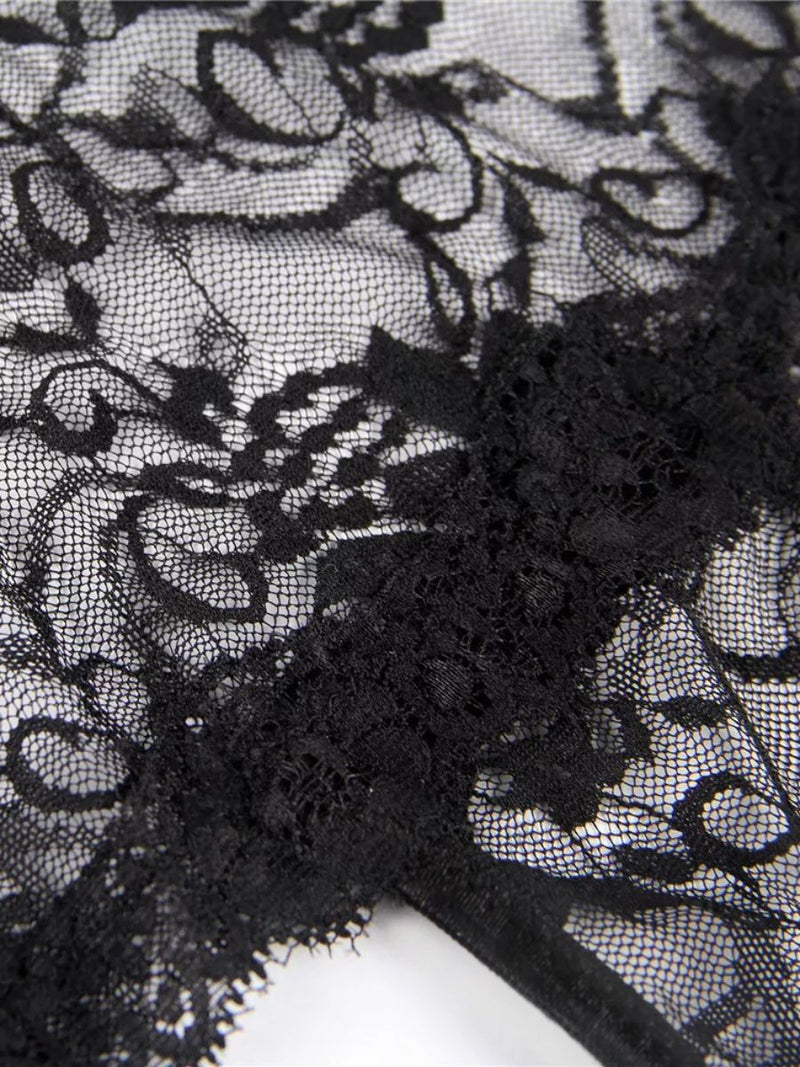 Μαύρο δαντελένιο string με άνοιγμα στον καβάλο – Juicy String