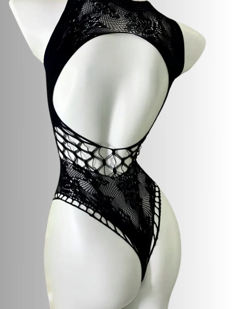 Μαύρο fishnet teddy κορμάκι με ασύμμετρο slash ντεκολτέ και hollow-out σχέδιο – Juicy String

