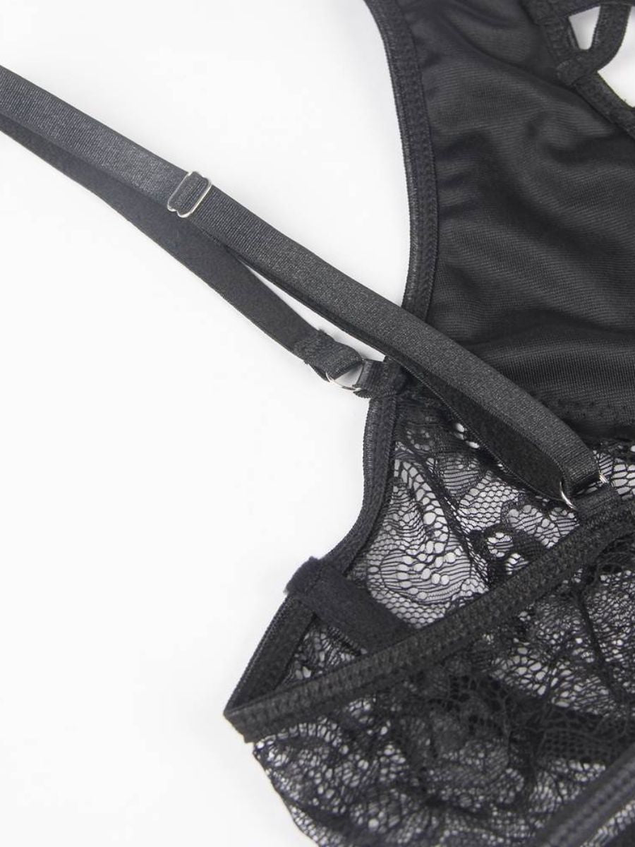 Plus size μαύρο βελούδινο σετ εσωρούχων με floral δαντέλα, μπανέλα και ζαρτιέρες – Juicy String