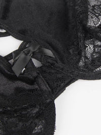 Μαύρο βελούδινο lingerie set με δαντέλα, μπανέλα και ζαρτιέρες – Juicy String