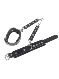 Ζώνη bondage με χειροπέδες – harness system σε μαύρη δερματίνη – Juicy String