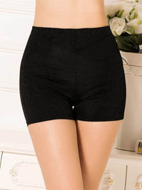 Μαύρο εσώρουχο boyshort με κοψίματα και butt lifter ενίσχυση – Juicy String