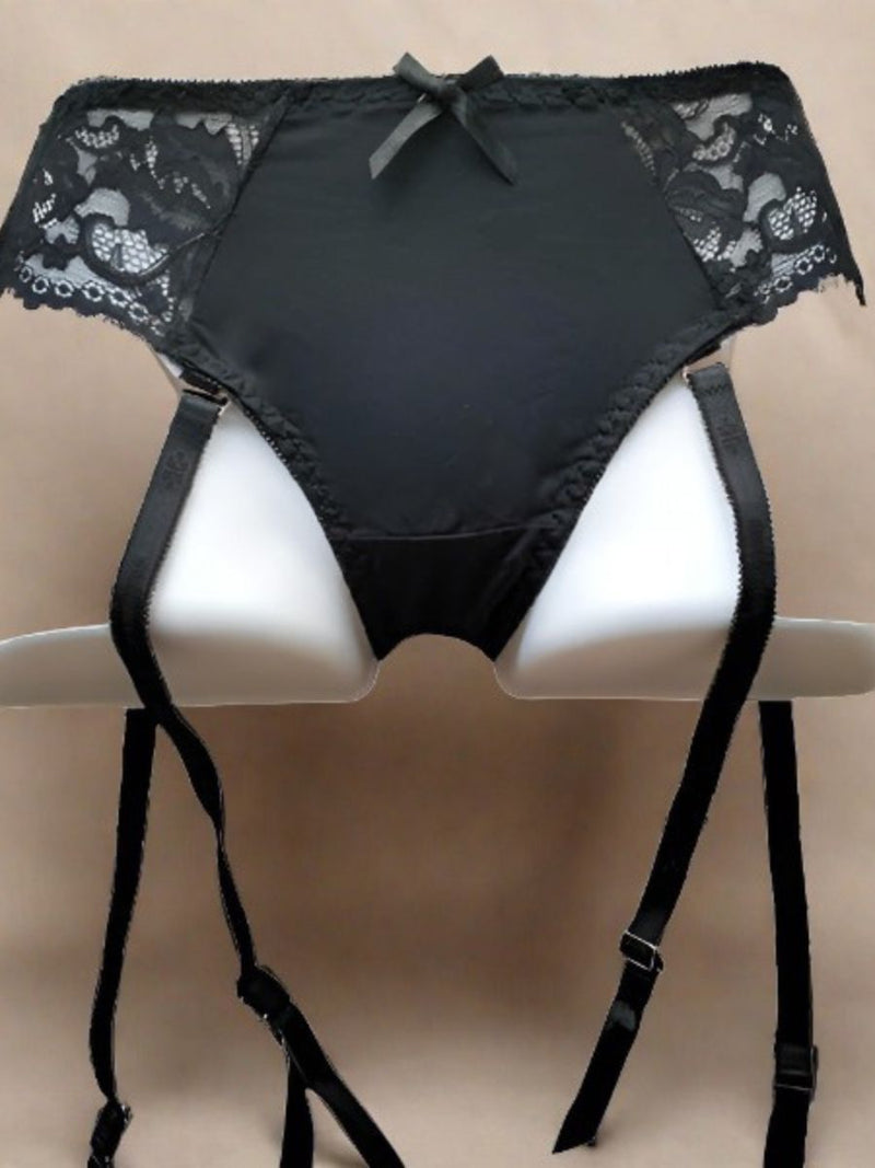 Sexy σετ εσωρούχων με επενδυμένο σουτιέν, slip & ζαρτιέρες – Juicy String