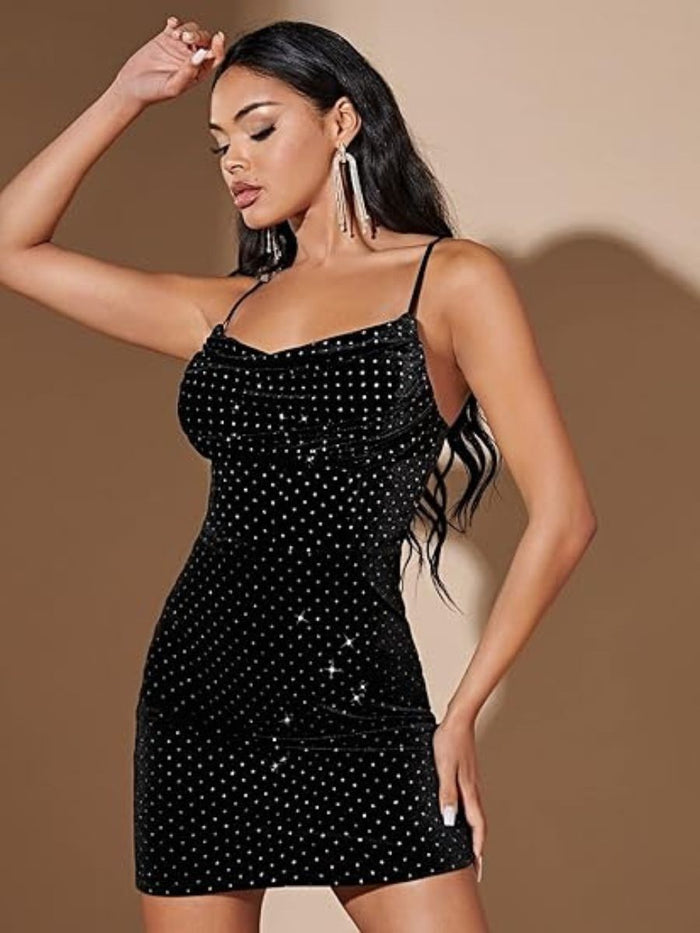 Mini Φόρεμα Βελούδινο με Strass & Ανοιχτή Πλάτη