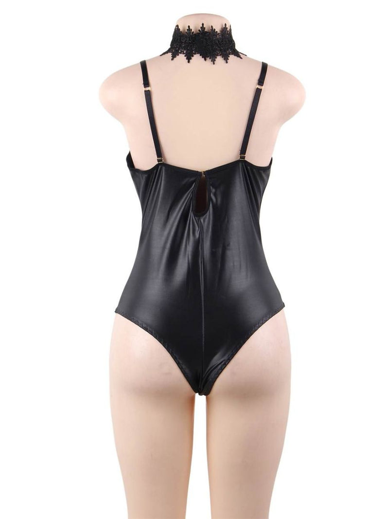Plus size μαύρο δερμάτινο teddy lingerie με δαντέλα και choker – Juicy String