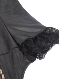 Plus size μαύρο δερμάτινο teddy με δαντέλα, φερμουάρ και ανοιχτό μπούστο – Juicy String