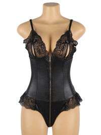 Plus size μαύρο δερμάτινο teddy με δαντέλα, φερμουάρ και ανοιχτό μπούστο – Juicy String