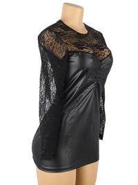 Plus Size μαύρο δερμάτινο lingerie φόρεμα με δαντελένια πλάτη και ασορτί string – Juicy String