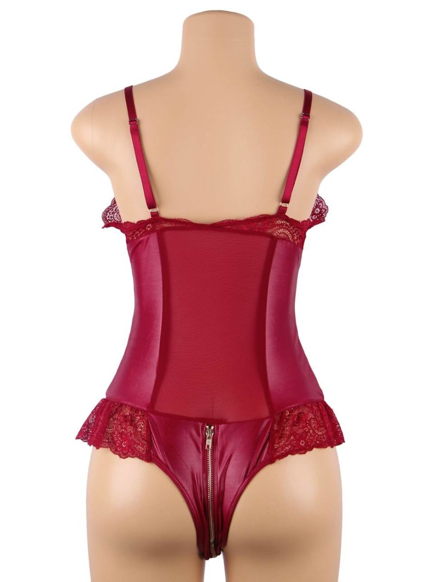 Plus size κόκκινο δερμάτινο teddy με δαντέλα, φερμουάρ και open cup – Juicy String

