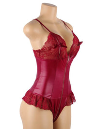 Plus size κόκκινο δερμάτινο teddy με δαντέλα, φερμουάρ και open cup – Juicy String

