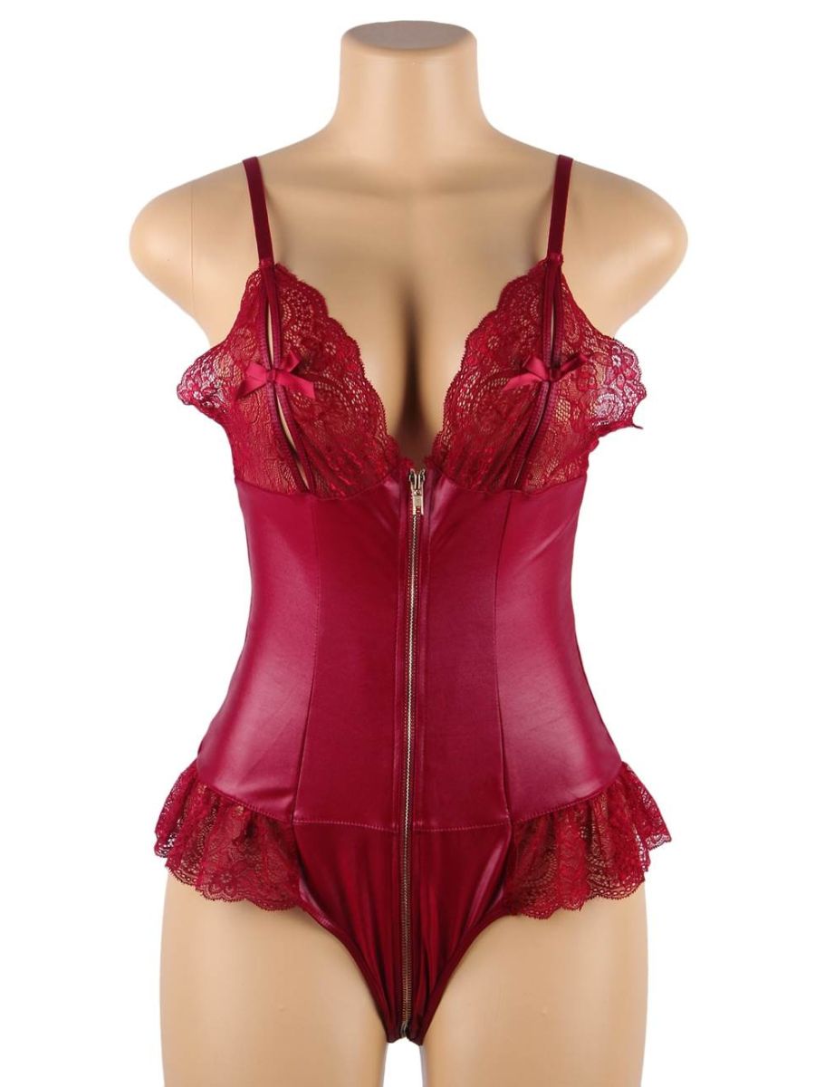 Plus size κόκκινο δερμάτινο teddy με δαντέλα, φερμουάρ και open cup – Juicy String

