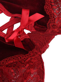 Κόκκινο βελούδινο σετ εσωρούχων με floral δαντέλα, μπανέλα και ζαρτιέρες Plus Size– Juicy String
