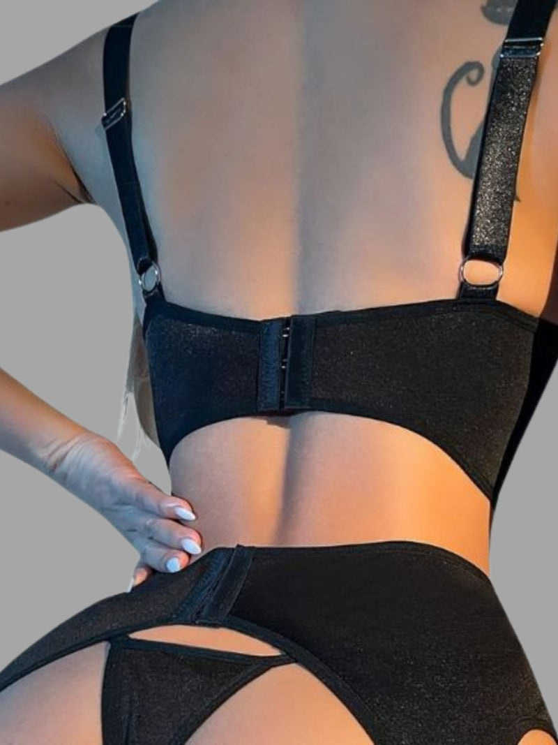 Μαύρο kinky lingerie set με διαφανές σουτιέν, μπροστινό δέσιμο, string και ζαρτιέρες – Juicy String
