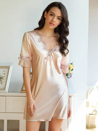 Μεταξένιο νυχτικό με κέντημα και casual γραμμή – Juicy String Sleepwear