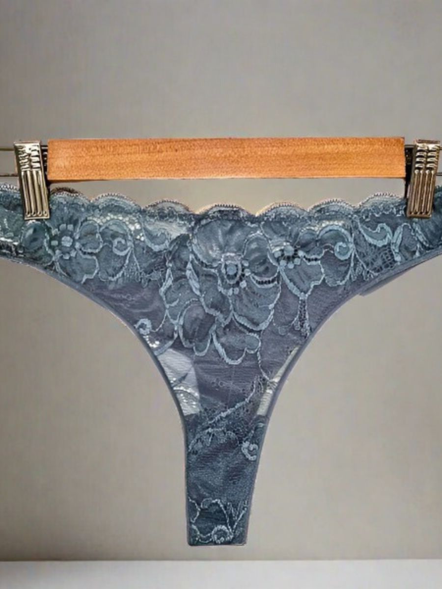 Thong String με Δαντέλα και Brazil Κόψιμο