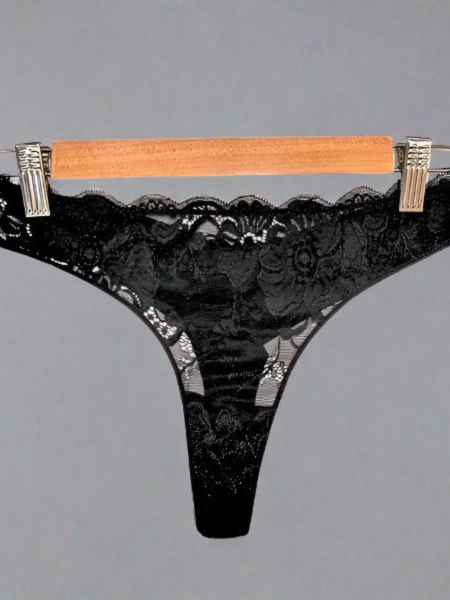 Thong String με Δαντέλα και Brazil Κόψιμο