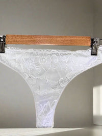 Thong String με Δαντέλα και Brazil Κόψιμο