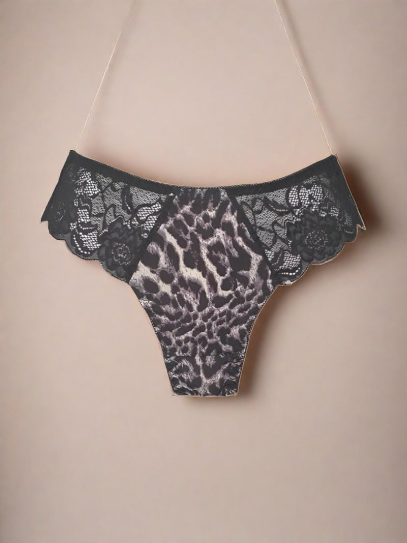 Γυναικείο Slip με Animal Print Σχέδιο και Δαντέλα στο Πίσω Μέρος